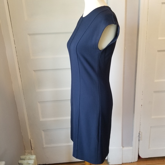 Theory Onine Navy Oxford Knit Sheath Dress, Size 6 - Picture 9 of 12